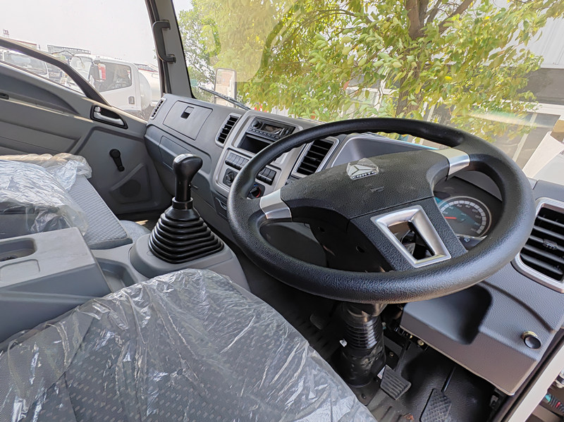 HOWO 5CBM sewage cleaner truck