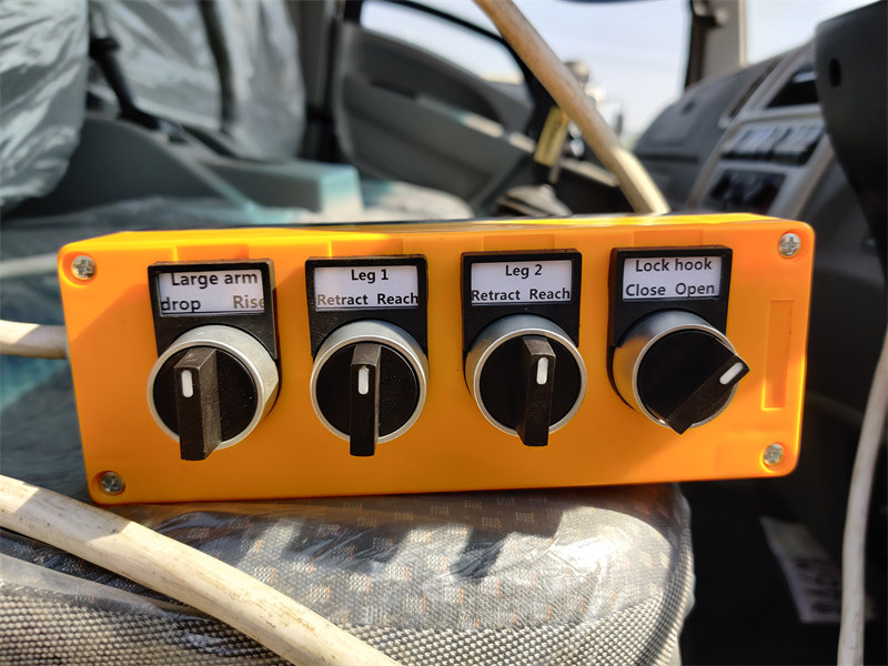 HOWO skip loader truck with electric control box