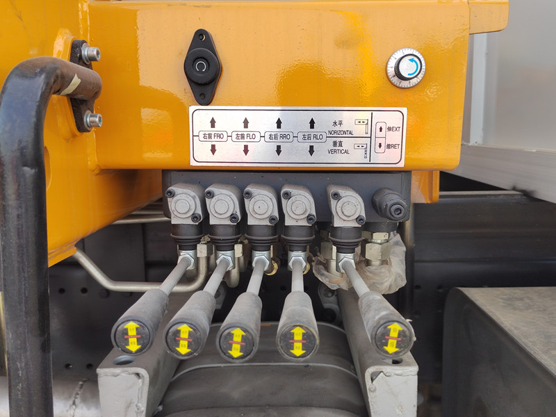 HOWO 6×6 AWD crane truck for sale