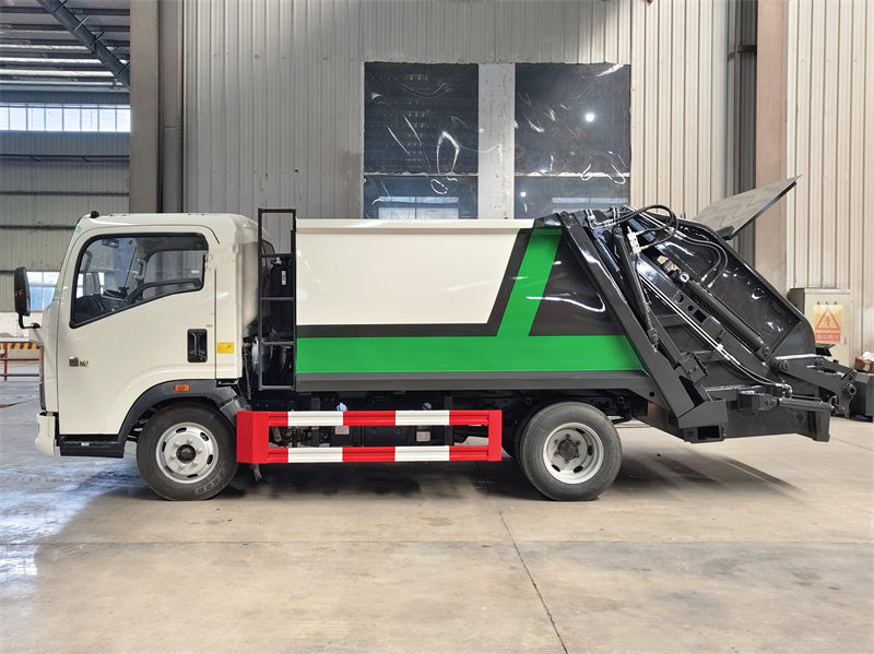 Howo light 6CBM garbage Rear Loader