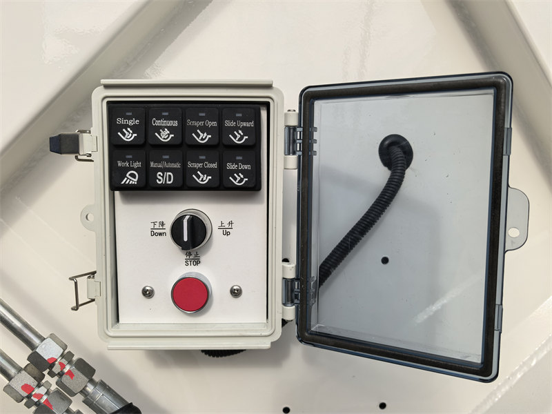 HOWO 6 cubic trash compactor truck