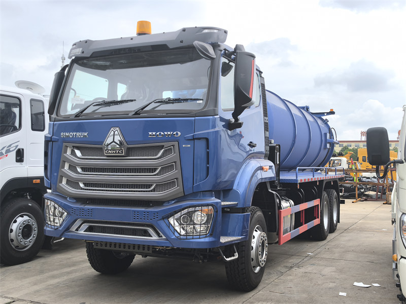 HOWO NX honey sucker truck