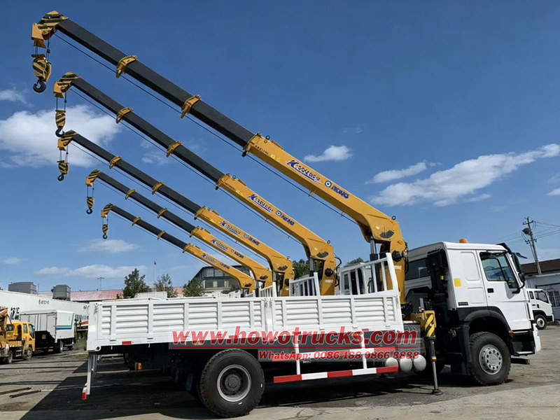 HOWO truck mounted hydraulic crane