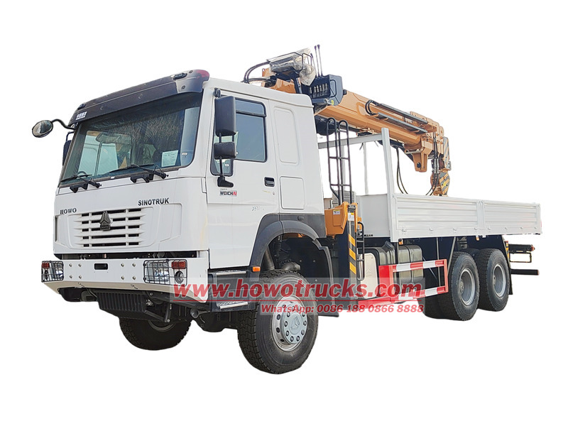 HOWO 6×6 boom crane truck