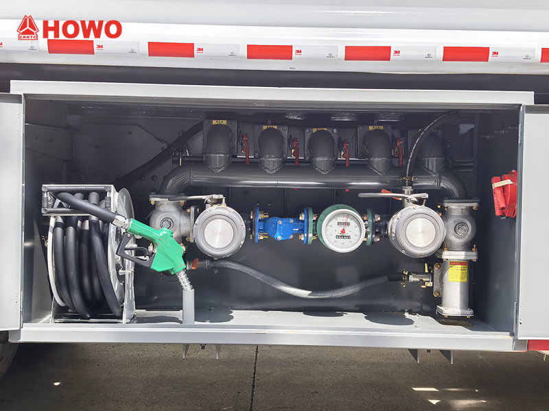 HOWO 22000L oil tanker truck