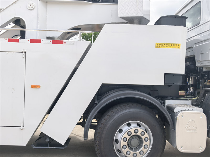HOWO heavy-duty 50-ton rotator wrecker truck