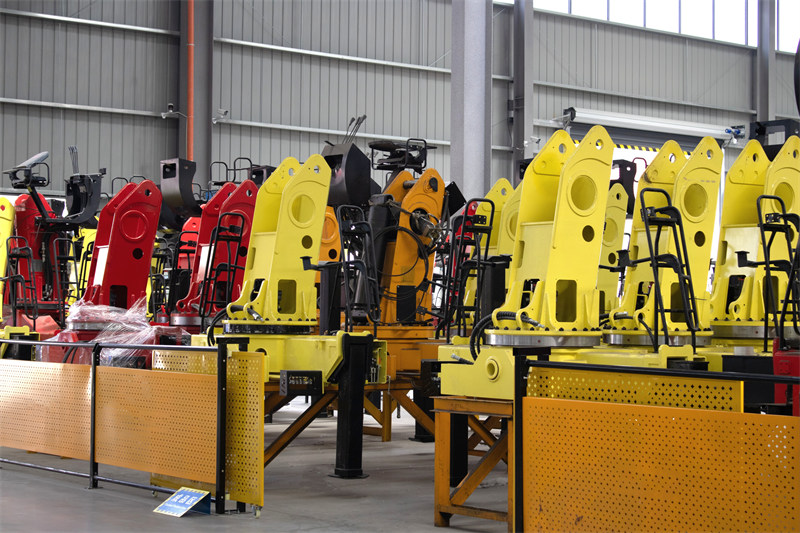 HOWO heavy crane cargo truck
